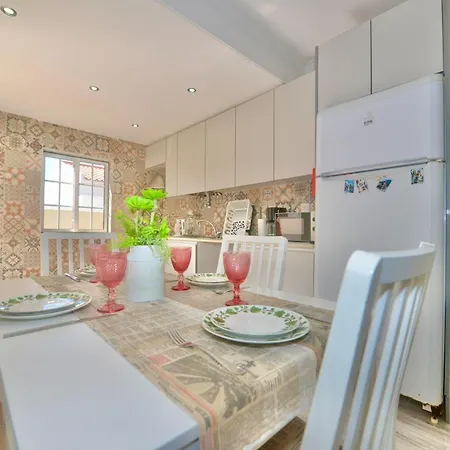 Lazy Days House - 2br With Terrace And Bbq Nazaré