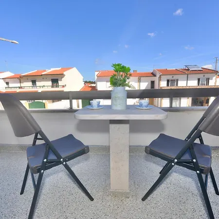 Lazy Days House - 2br With Terrace And Bbq Nazaré