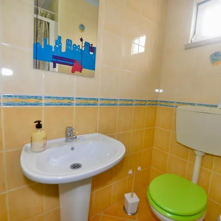 Lazy Days House - 2br With Terrace And Bbq 纳扎雷