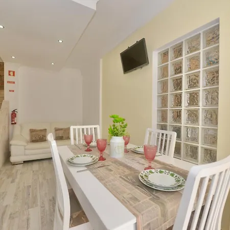 Lejlighed Lazy Days House - 2br With Terrace And Bbq *